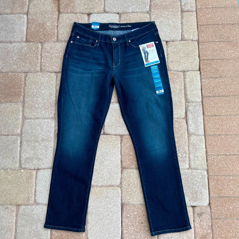 Women’s 16M Signature Levi Jeans